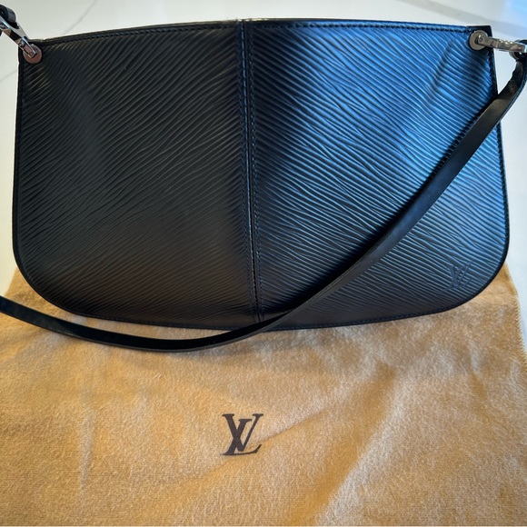 Louis Vuitton Epi Leather Demi Lune Pochette with dust bag - Picture 1 of 14